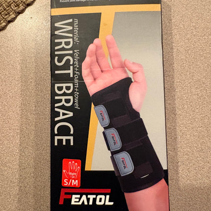 Wrist brace