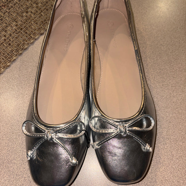 Silver flat dress shoes