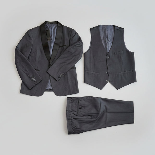 Mage Male Men’s suit with jacket, vest, and dress pants