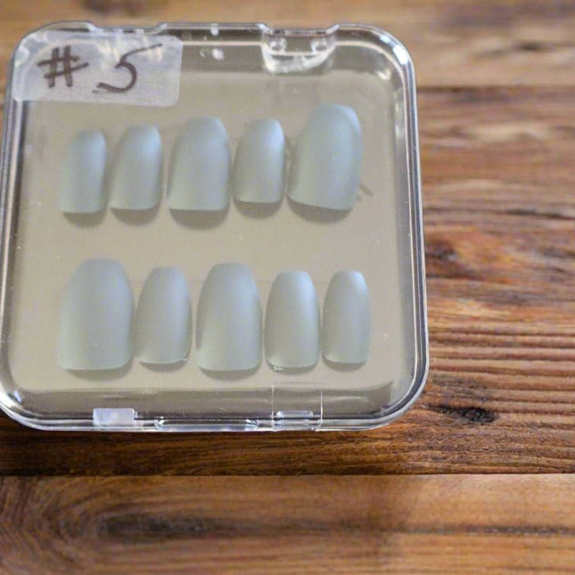Effortless press - on nails white 005 - Tula Rose